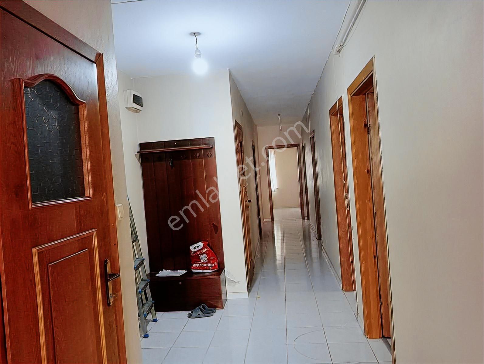 Muhittin Mahallesi'nde Kiralık 4+1 180m2 Ara Kat Daire - Görsel 26