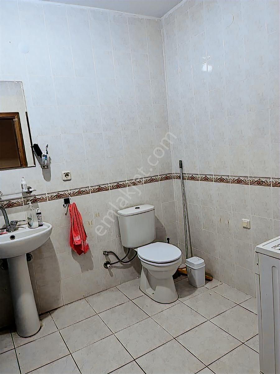 Muhittin Mahallesi'nde Kiralık 4+1 180m2 Ara Kat Daire - Görsel 12