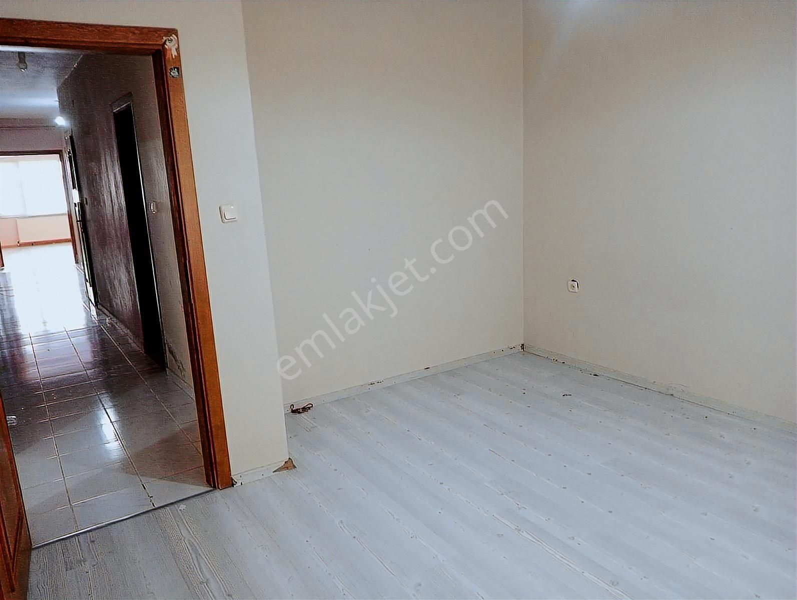 Muhittin Mahallesi'nde Kiralık 4+1 180m2 Ara Kat Daire - Görsel 33