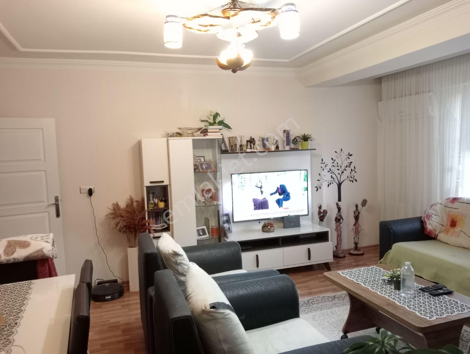 Muhittin Mahallesinde Satılık Ara Kat 2+1 Daire