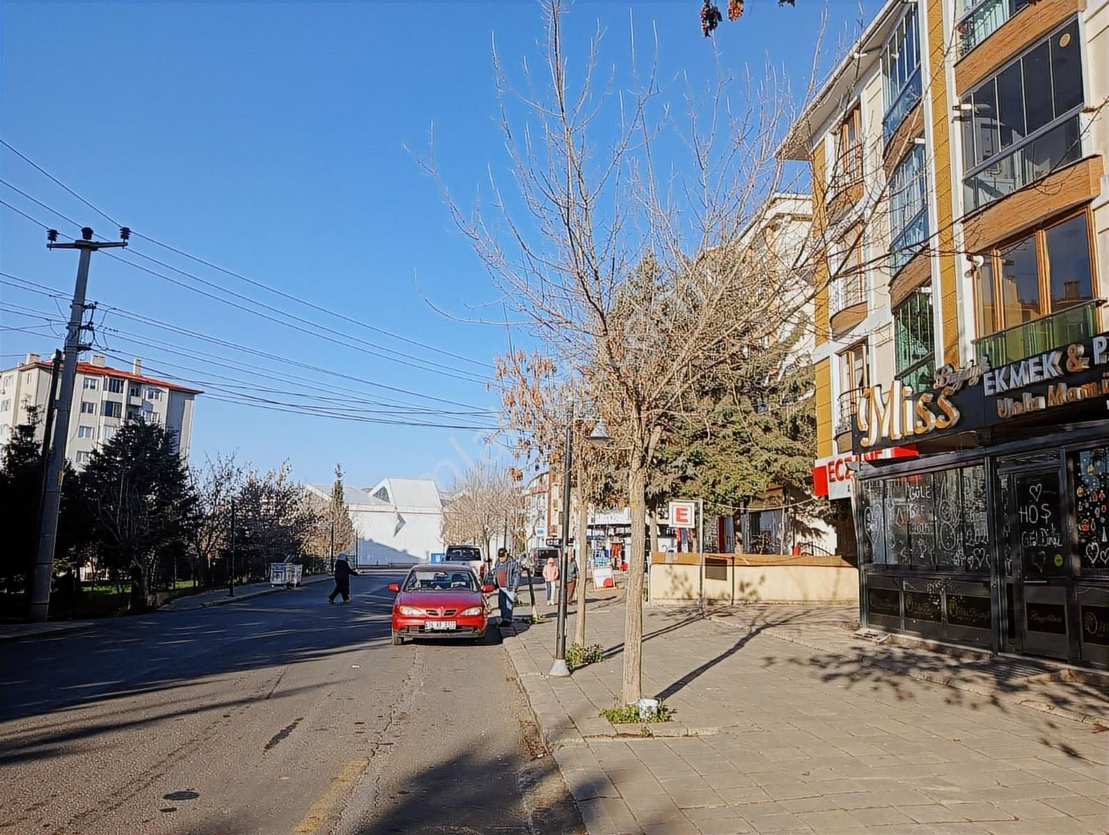 Alipaşa Mahallesi'nde Satılık Ara Kat 3+1 Ebeveyn Banyolu Daire - Görsel 13