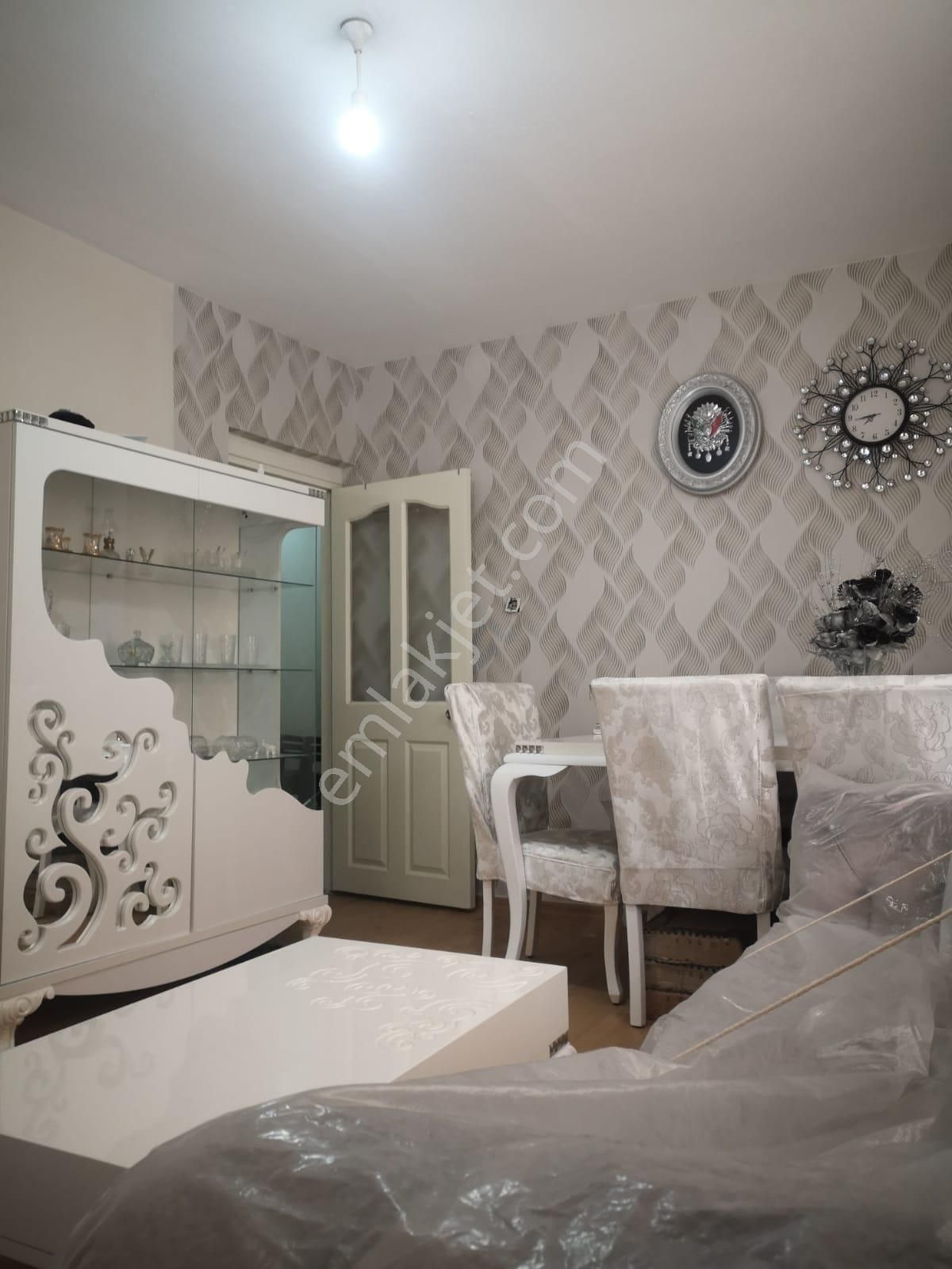 Adana Gürselpaşa İzzet Beğoviçe 3 Dakika Yürüme Mesafesinde İçi Yenilenmiş Kiralık Müstakil Ev