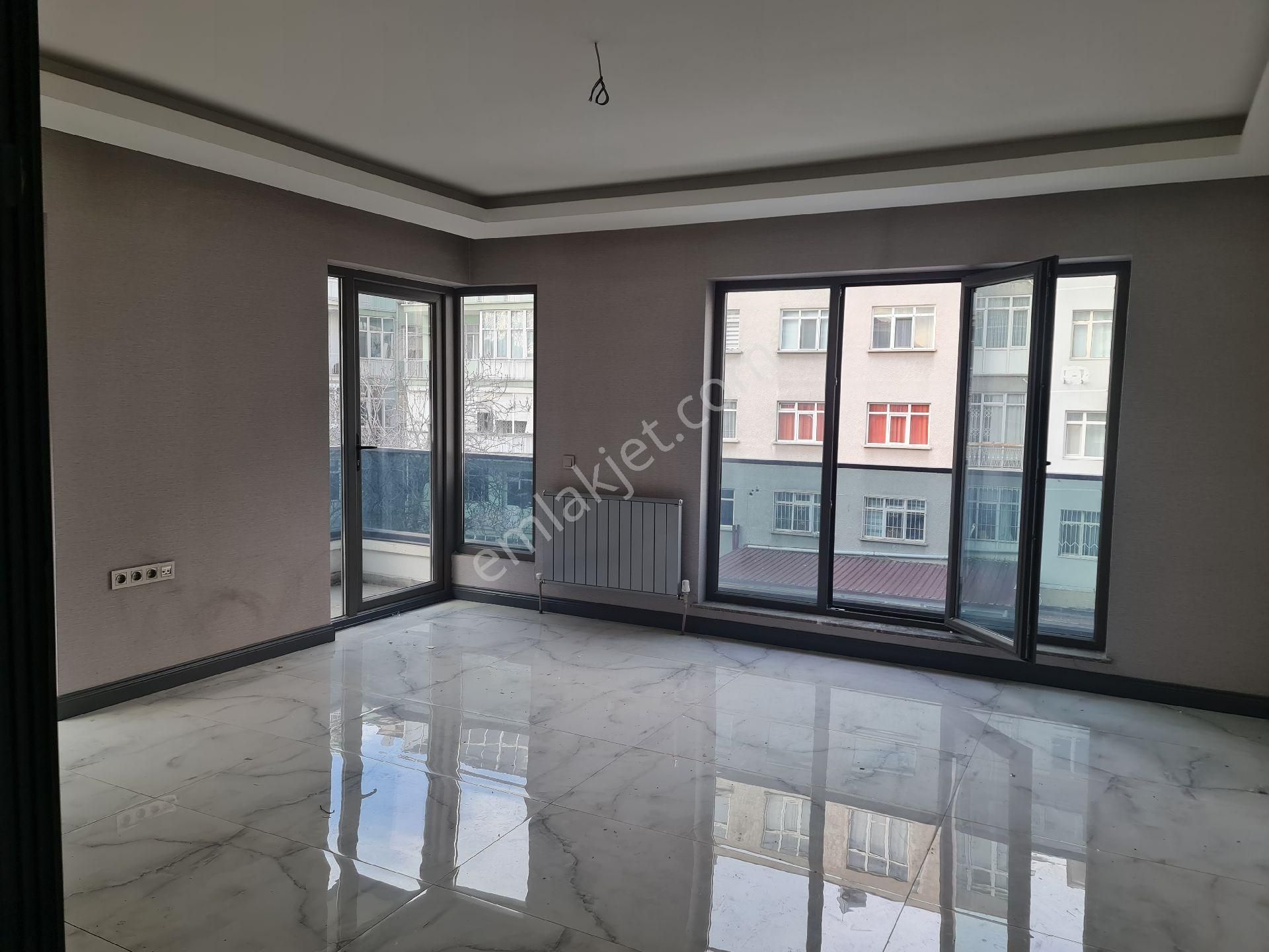 Anadolu Metrosuna Çok Yakın Katta Kombili Harika Lokasyon - Görsel 17