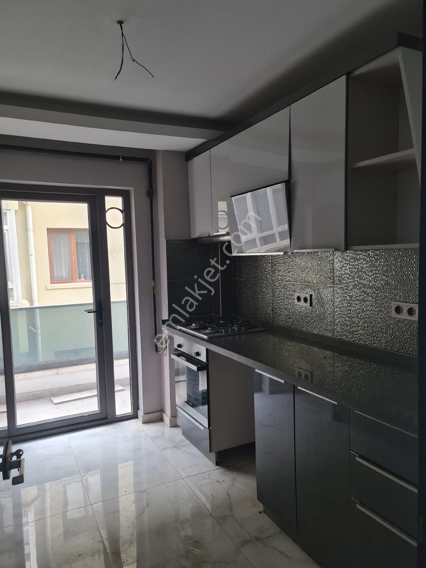 Anadolu Metrosuna Çok Yakın Katta Kombili Harika Lokasyon - Görsel 8