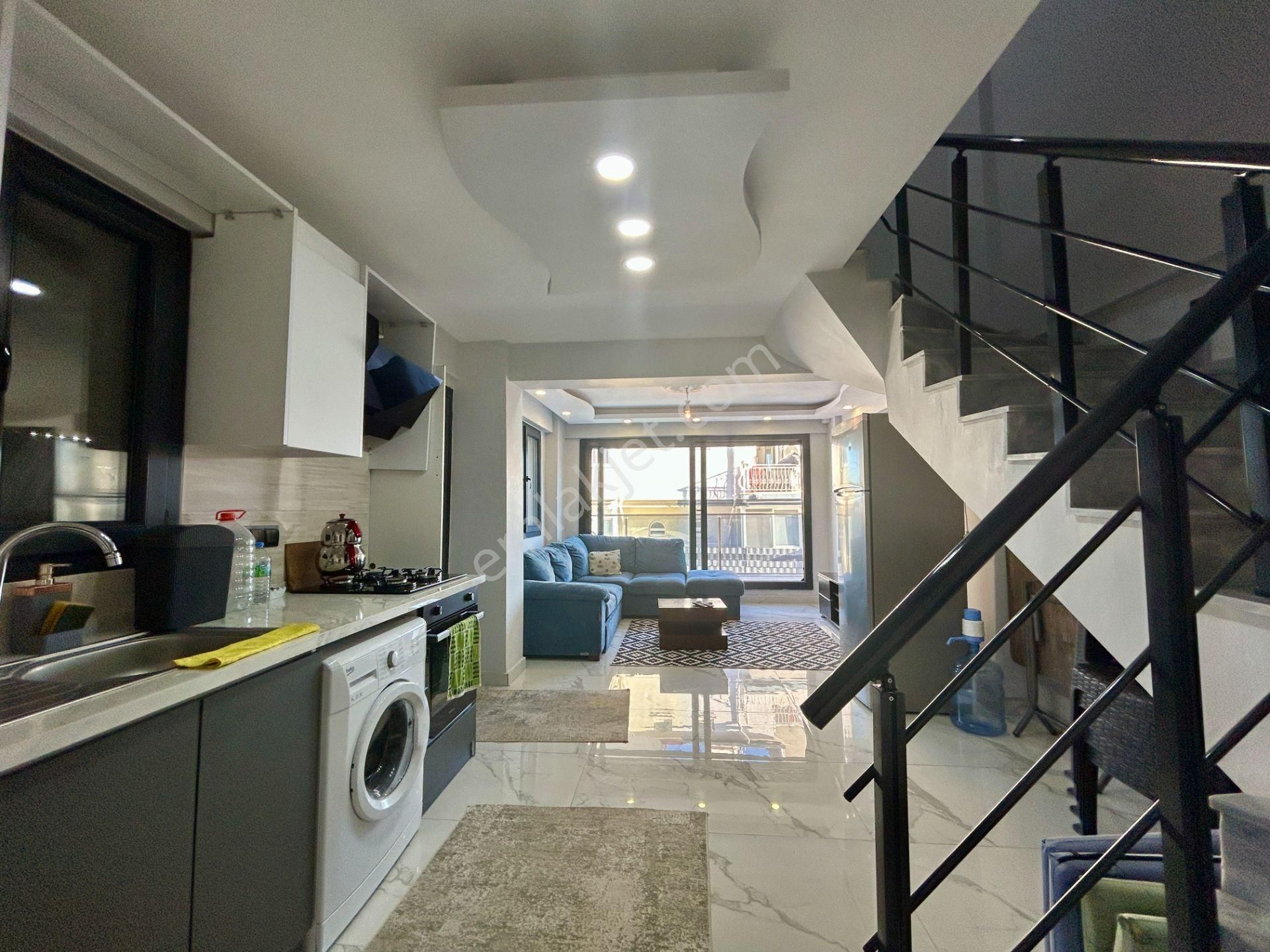 Kuşadası'nda Deniz Manzaralı, Özel Havuzlu, Bahçeli, 4+1 Trıplex Vılla - Görsel 23