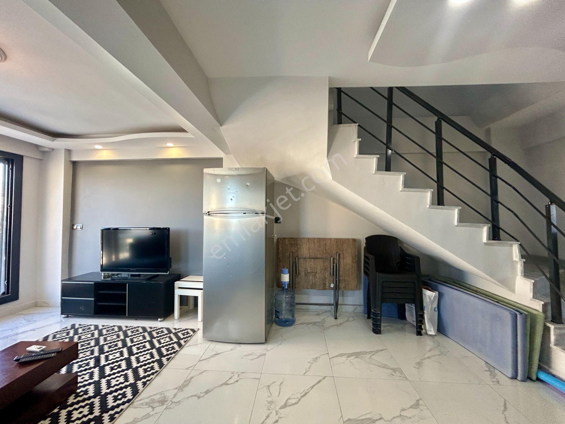 Kuşadası'nda Deniz Manzaralı, Özel Havuzlu, Bahçeli, 4+1 Trıplex Vılla - Görsel 21