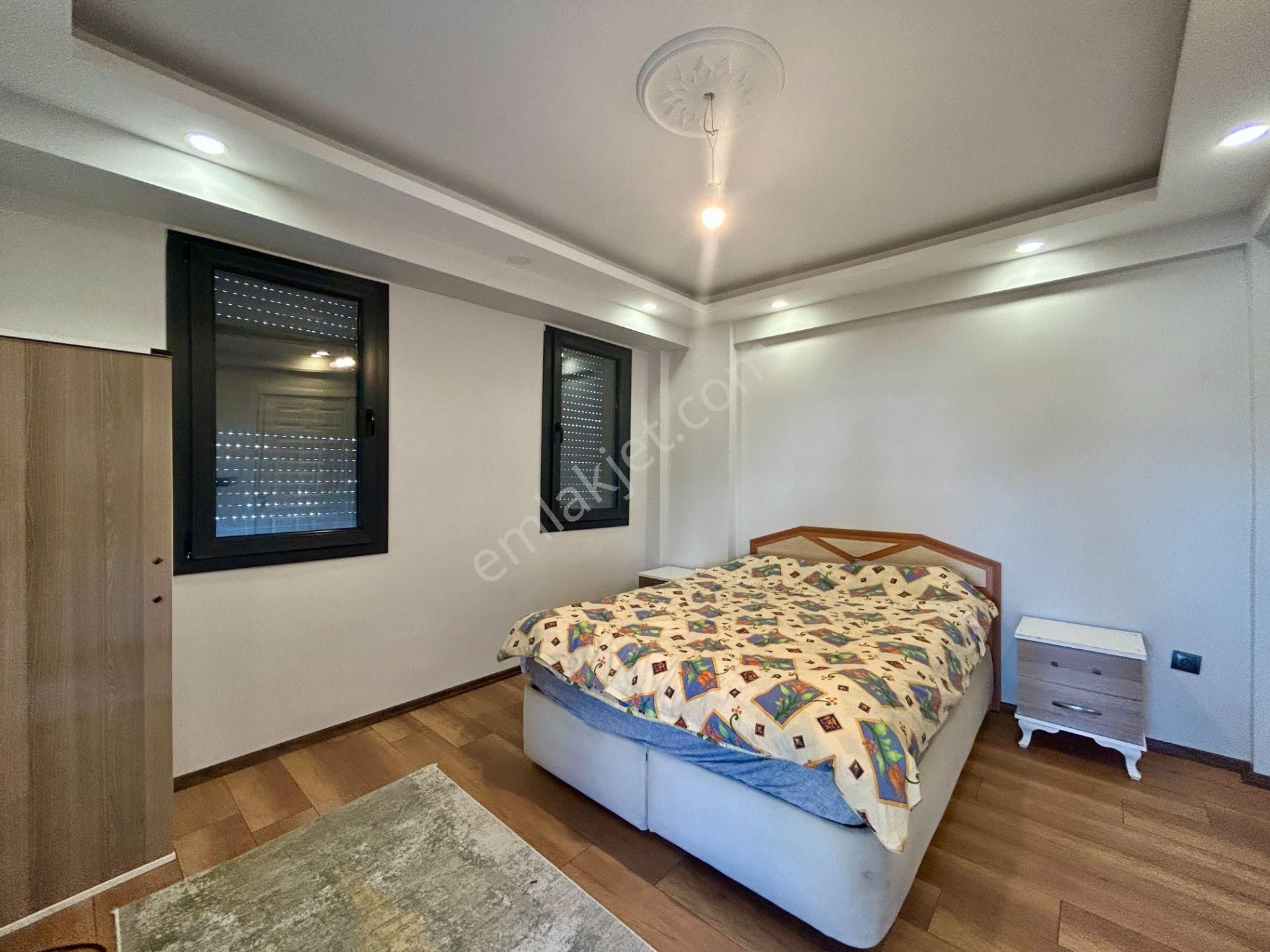 Kuşadası'nda Deniz Manzaralı, Özel Havuzlu, Bahçeli, 4+1 Trıplex Vılla - Görsel 13