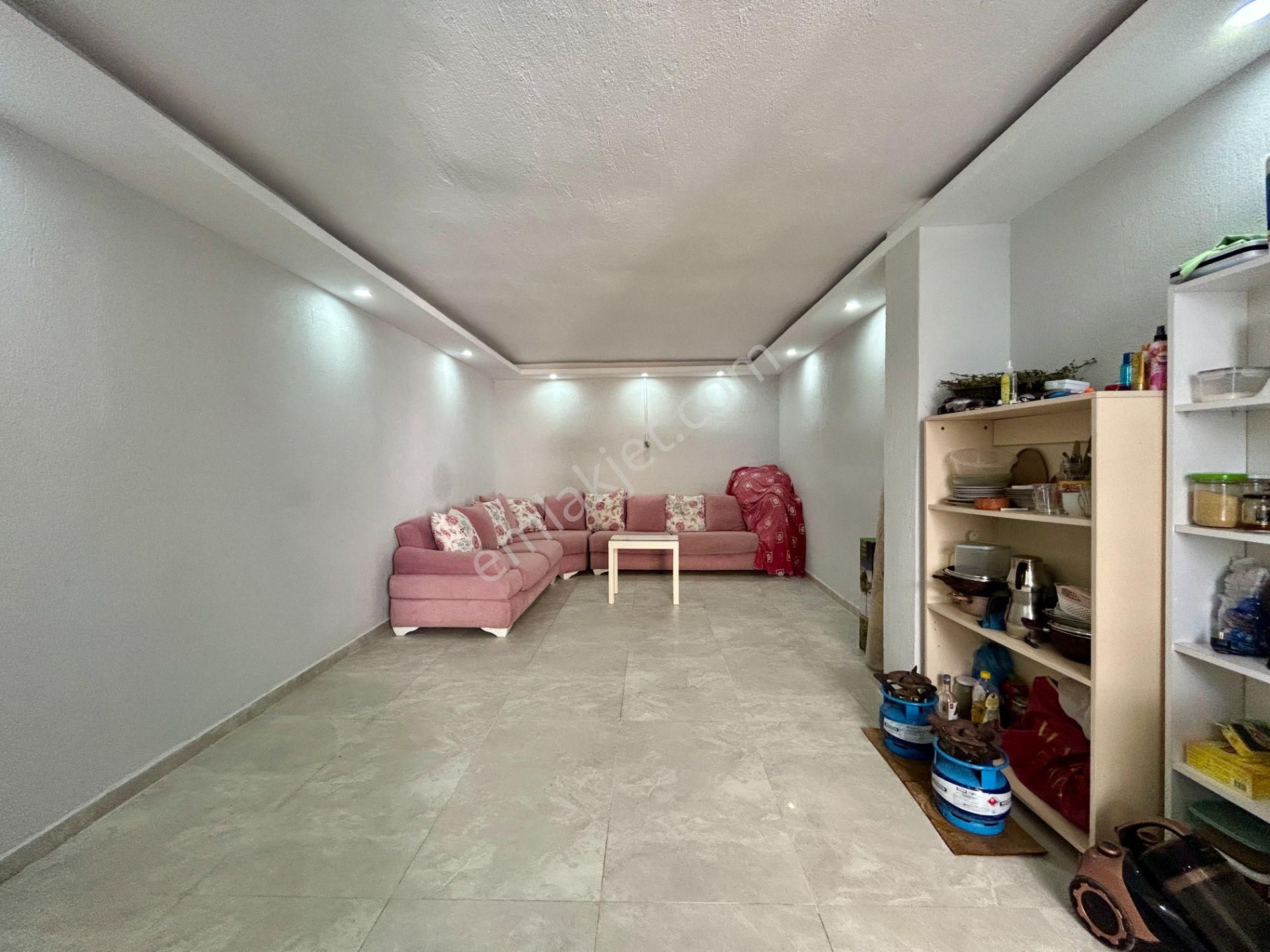 Kuşadası'nda Deniz Manzaralı, Özel Havuzlu, Bahçeli, 4+1 Trıplex Vılla - Görsel 31