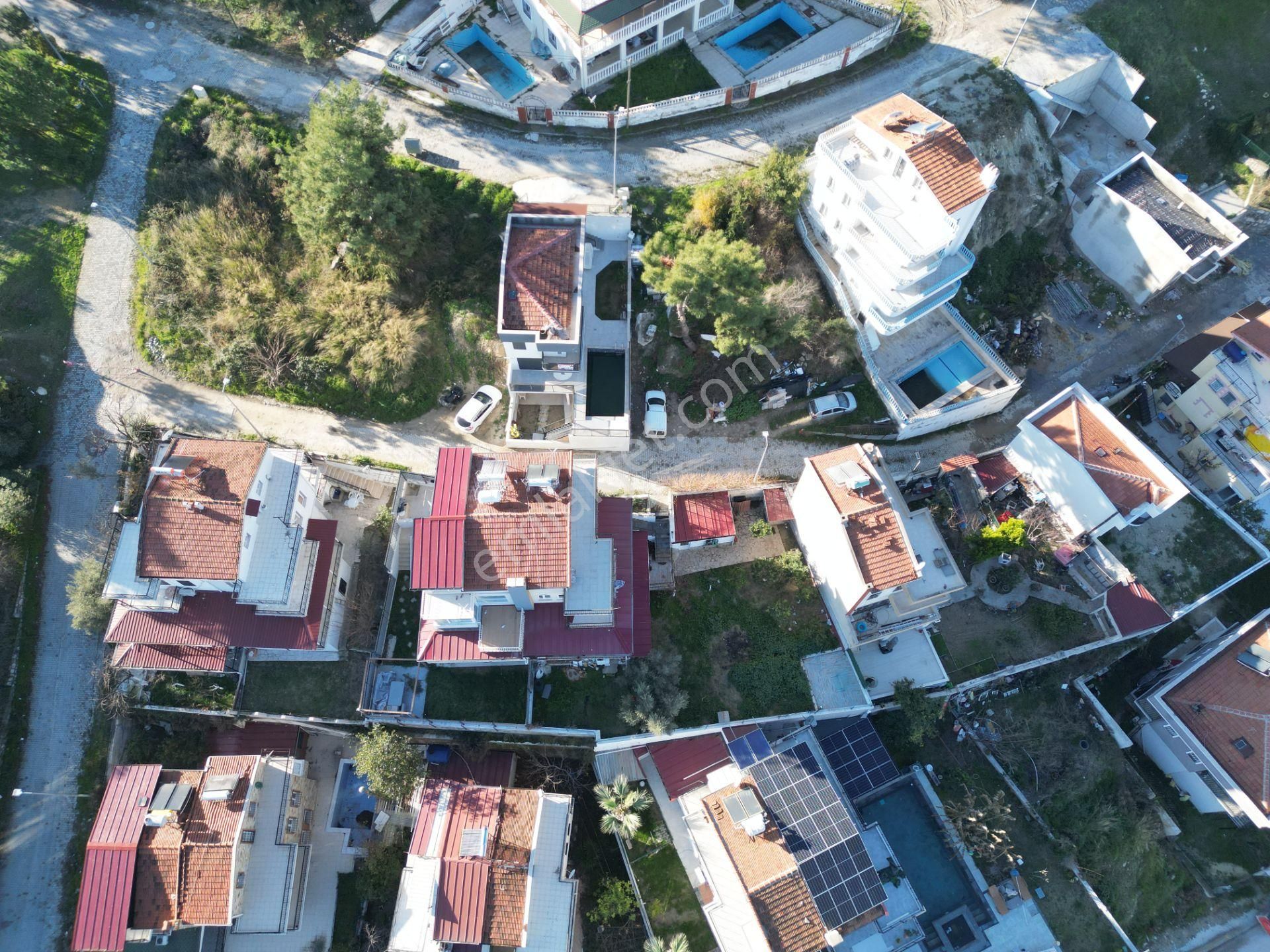 Kuşadası'nda Deniz Manzaralı, Özel Havuzlu, Bahçeli, 4+1 Trıplex Vılla - Görsel 2