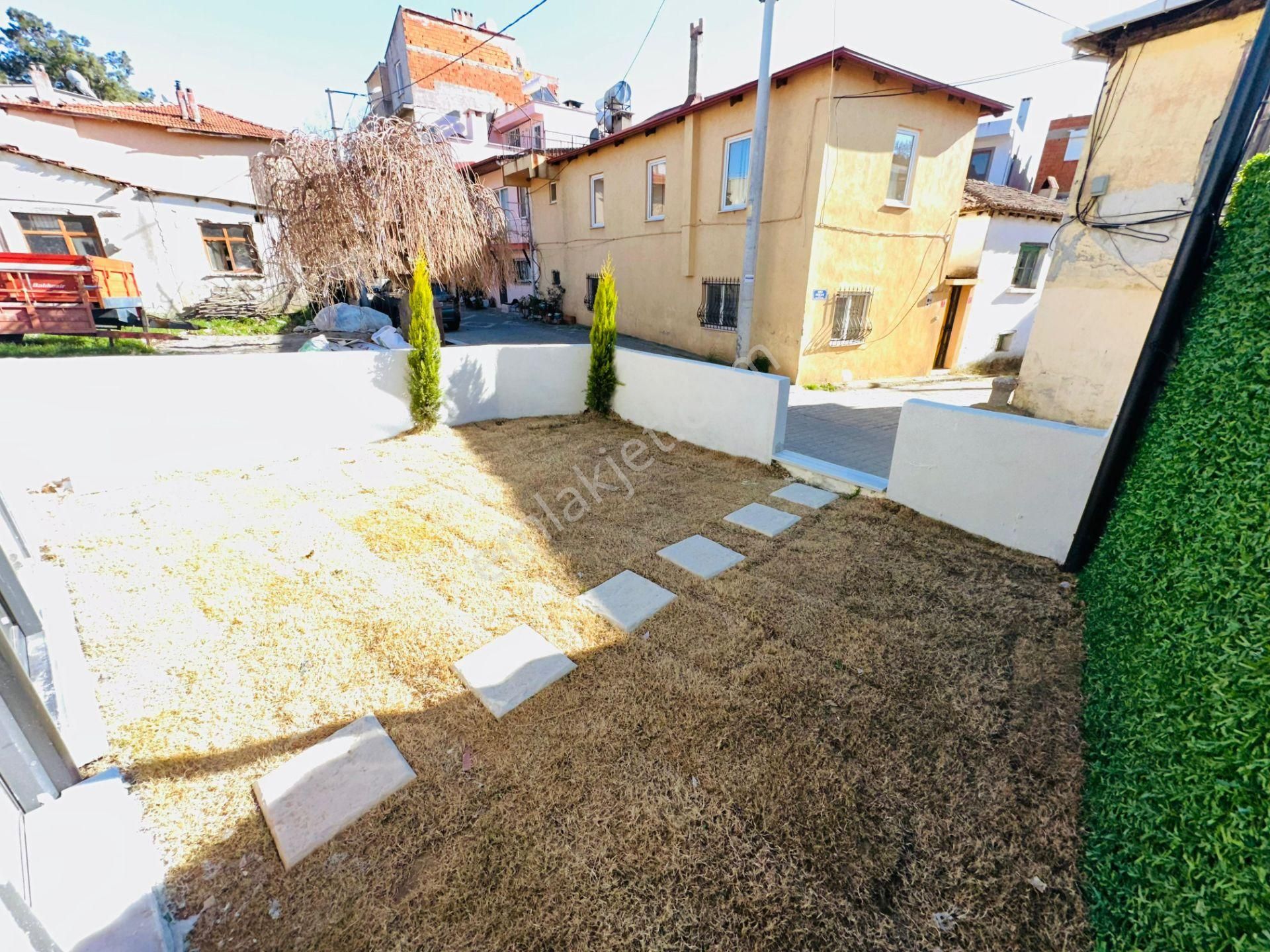 Kızılkeçili Köyün De 1+1 Teraslı Bahçeli Satılık Müstakil Ev - Görsel 4