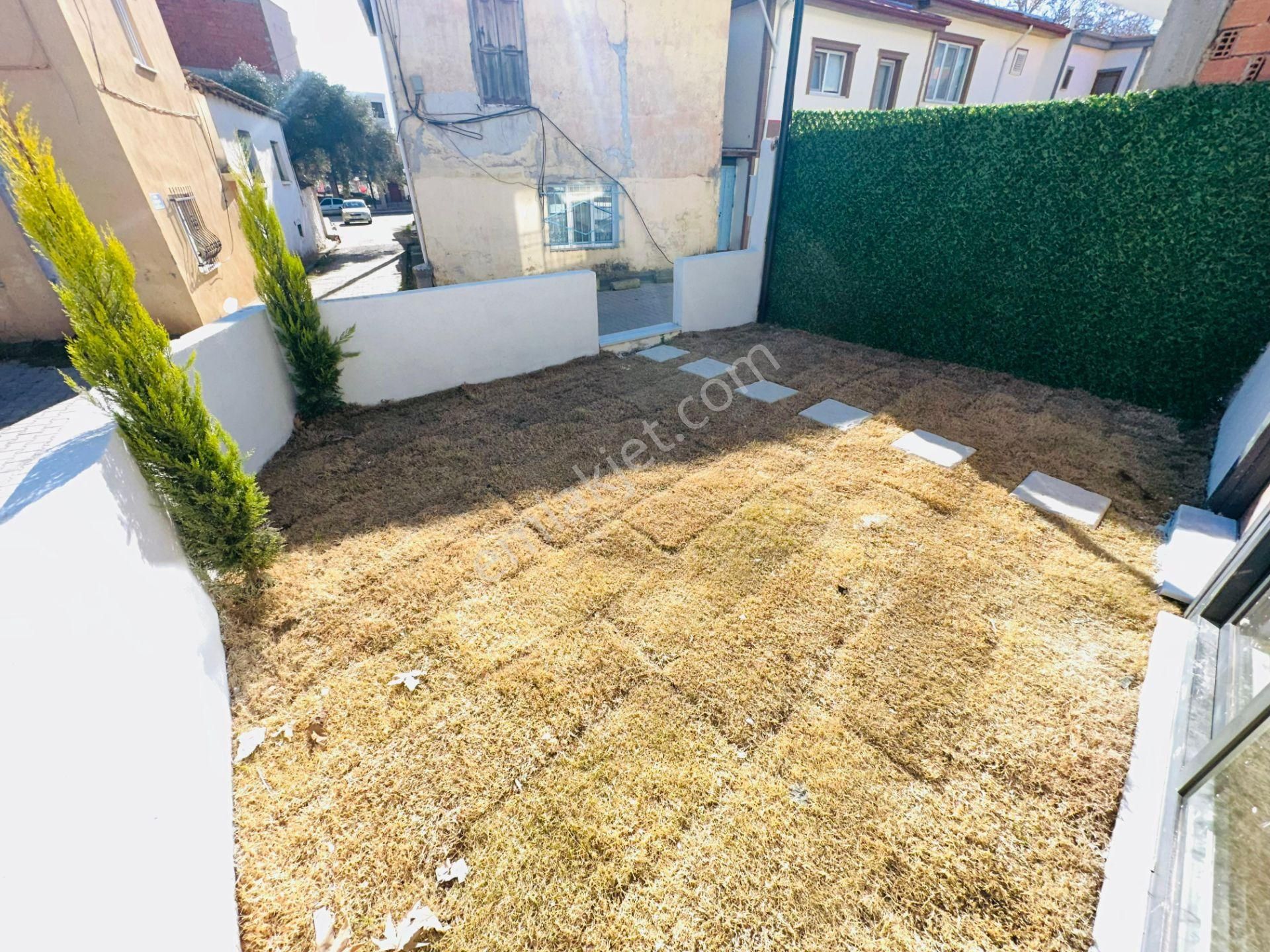 Kızılkeçili Köyün De 1+1 Teraslı Bahçeli Satılık Müstakil Ev - Görsel 5