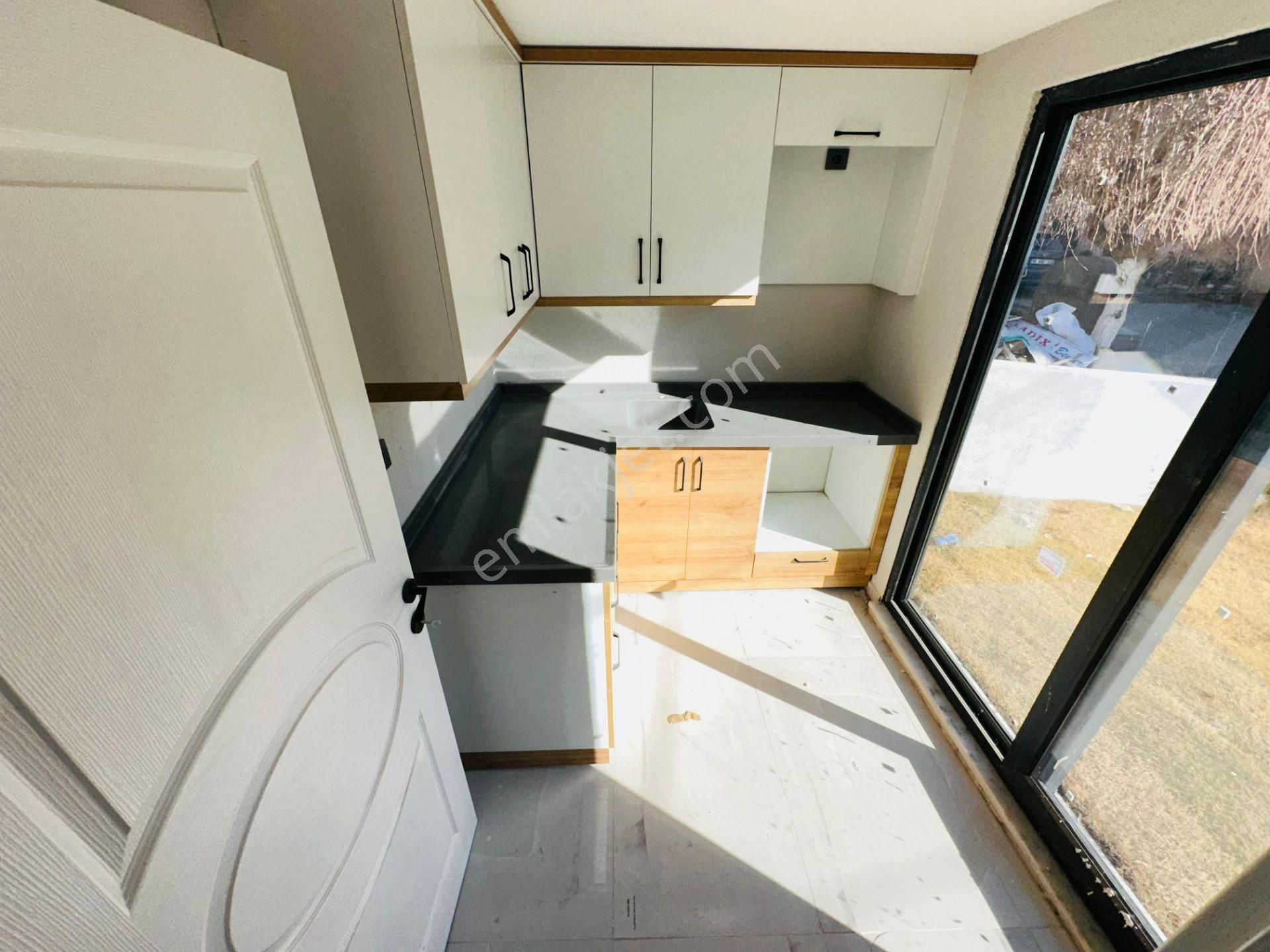 Kızılkeçili Köyün De 1+1 Teraslı Bahçeli Satılık Müstakil Ev - Görsel 12