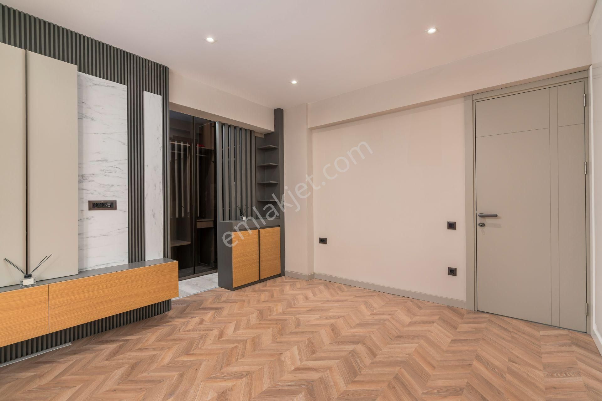 Antalya Lara Eski Lara Caddesinde Süper Lüks Deniz Manzaralı 3+1 - Görsel 20