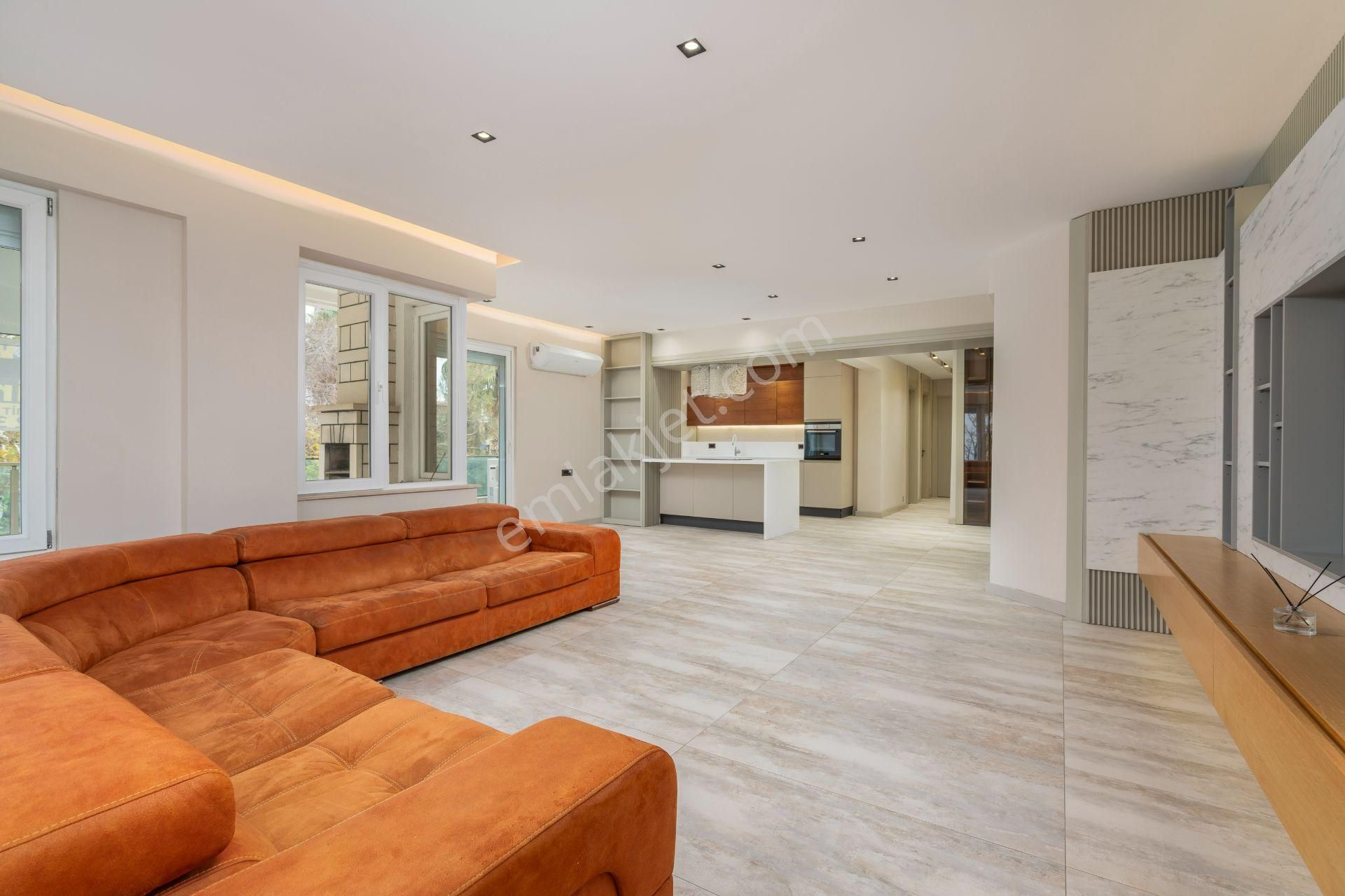 Antalya Lara Eski Lara Caddesinde Süper Lüks Deniz Manzaralı 3+1 - Görsel 4