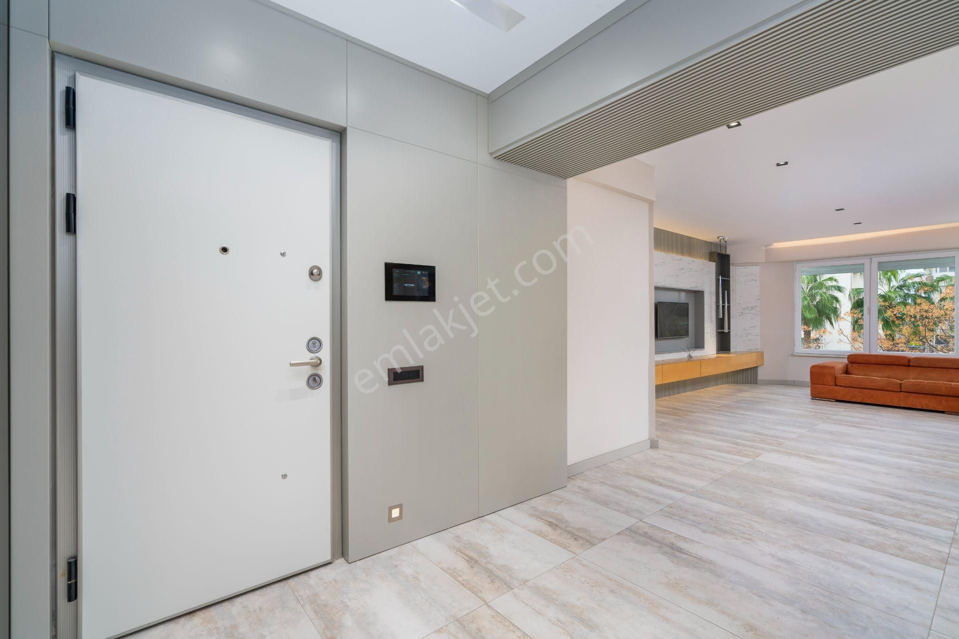 Antalya Lara Eski Lara Caddesinde Süper Lüks Deniz Manzaralı 3+1 - Görsel 3