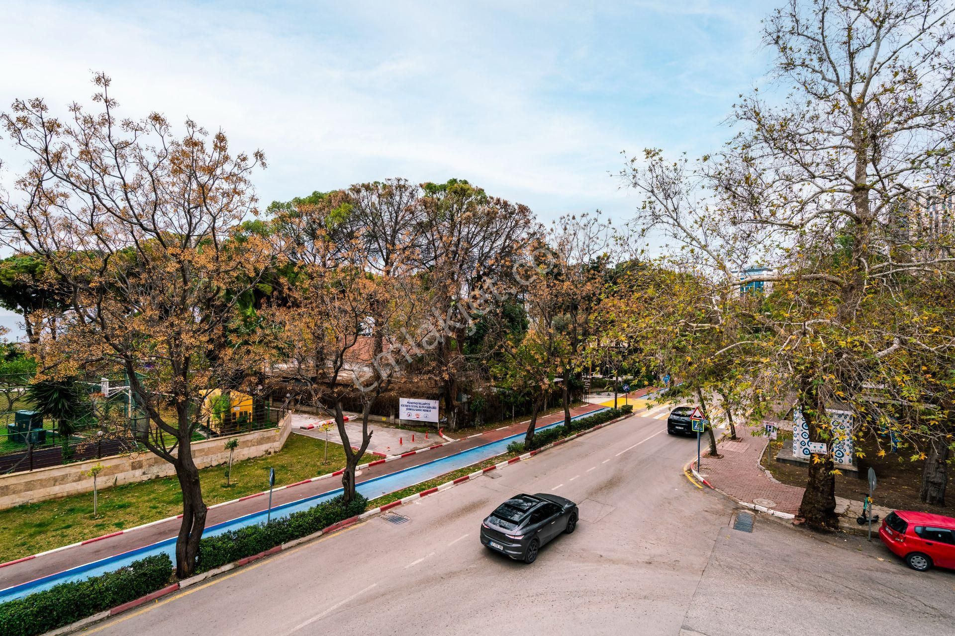 Antalya Lara Eski Lara Caddesinde Süper Lüks Deniz Manzaralı 3+1 - Görsel 29