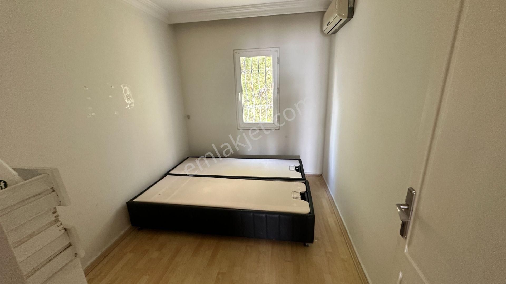 Kuşadası Marina Bölgesi İmbat Sitesinde Deniz Manzaralı Kiralık 2+1 - Görsel 9