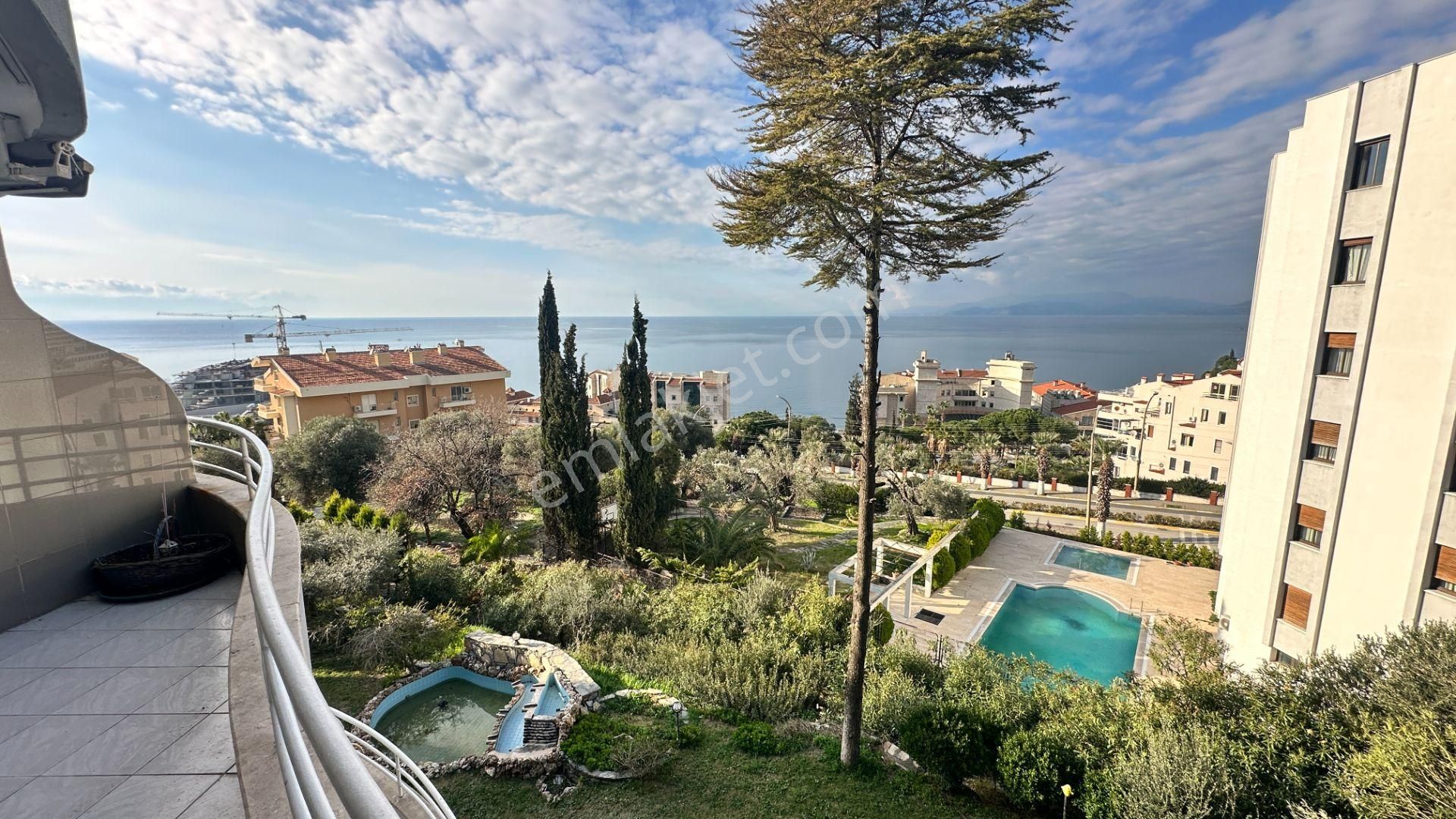 Kuşadası Marina Bölgesi İmbat Sitesinde Deniz Manzaralı Kiralık 2+1 - Görsel 12