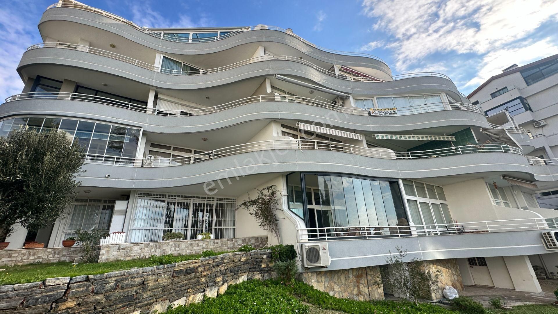 Kuşadası Marina Bölgesi İmbat Sitesinde Deniz Manzaralı Kiralık 2+1 - Görsel 2