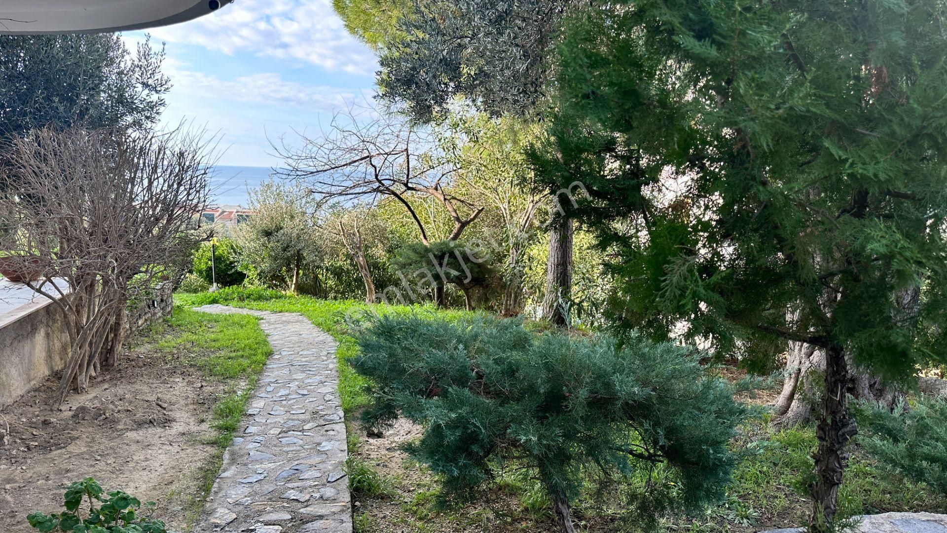 Kuşadası Marina Bölgesi İmbat Sitesinde Deniz Manzaralı Kiralık 2+1 - Görsel 13