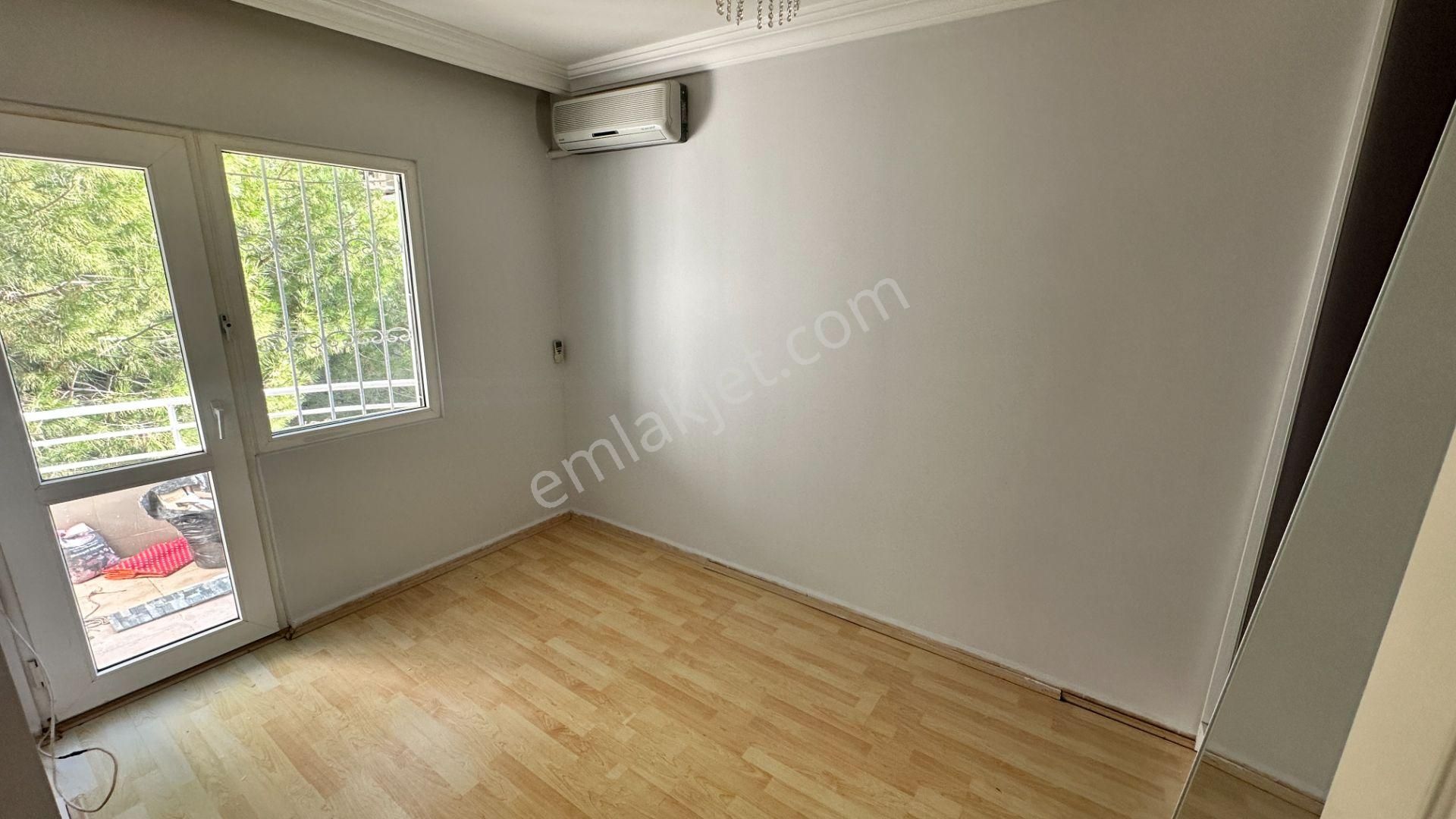 Kuşadası Marina Bölgesi İmbat Sitesinde Deniz Manzaralı Kiralık 2+1 - Görsel 8