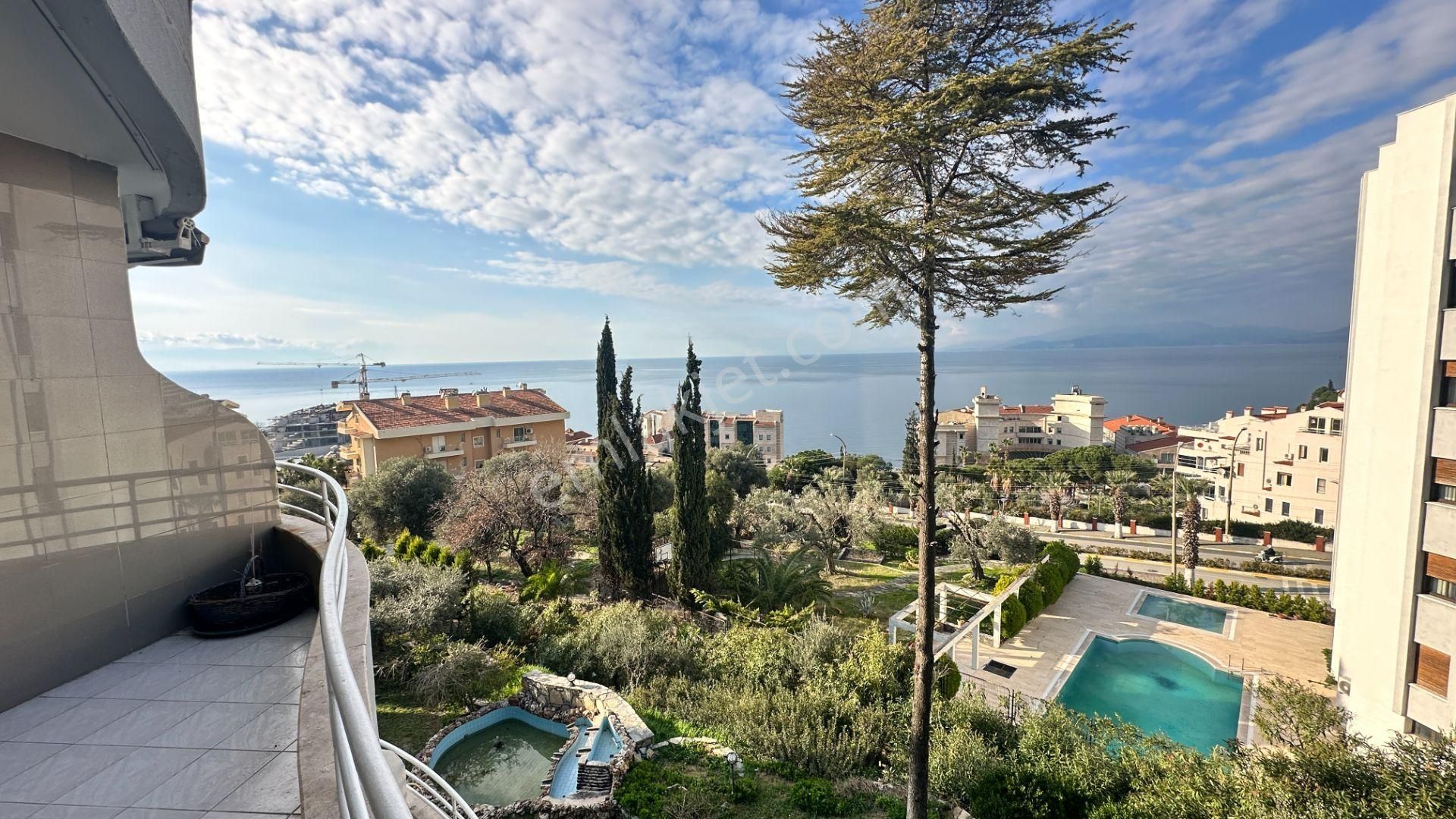 Kuşadası Marina Bölgesi İmbat Sitesinde Deniz Manzaralı Kiralık 2+1 - Görsel 11