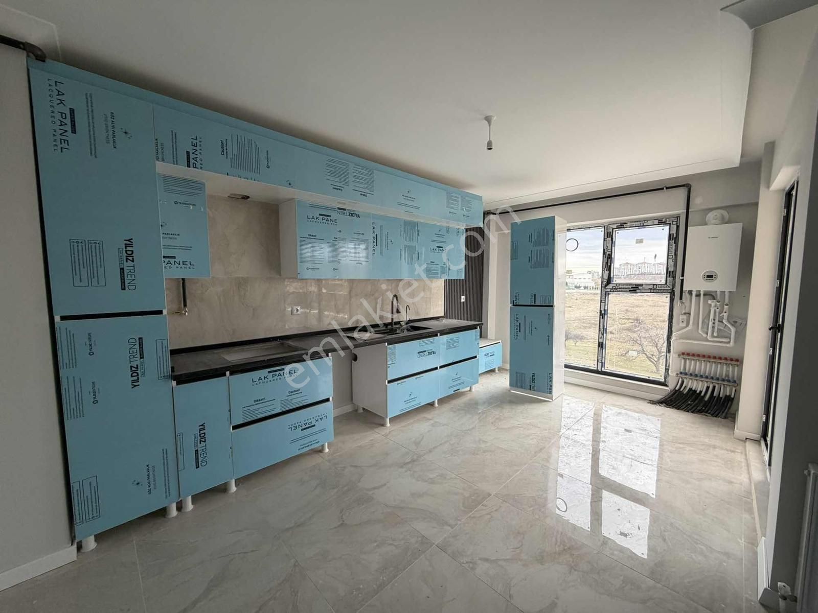 Tuna Gayrimenkul / 4+1 / Ara Kat / Güney Batı Cephe / Site - Görsel 9