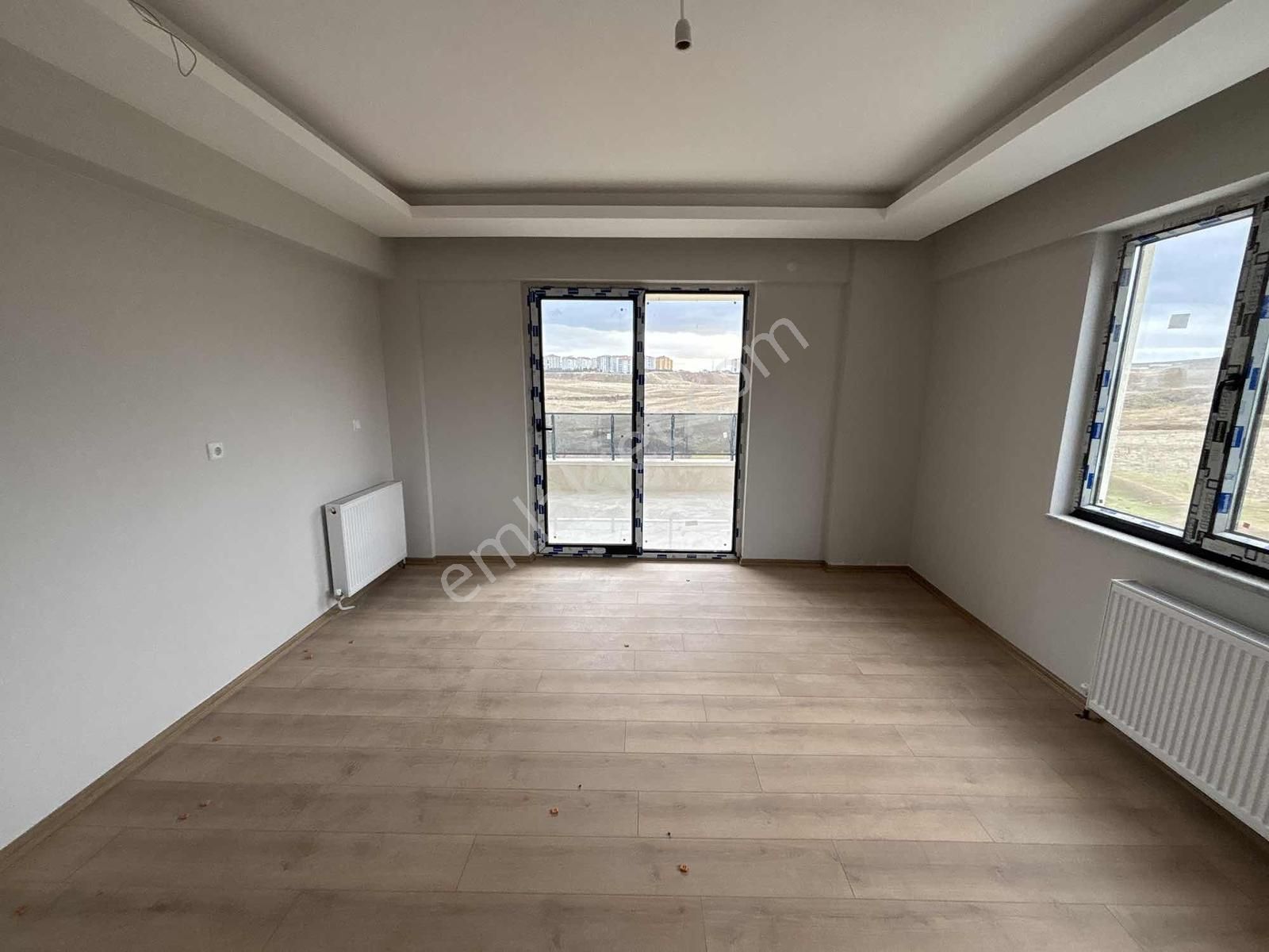 Tuna Gayrimenkul / 4+1 / Ara Kat / Güney Batı Cephe / Site - Görsel 11