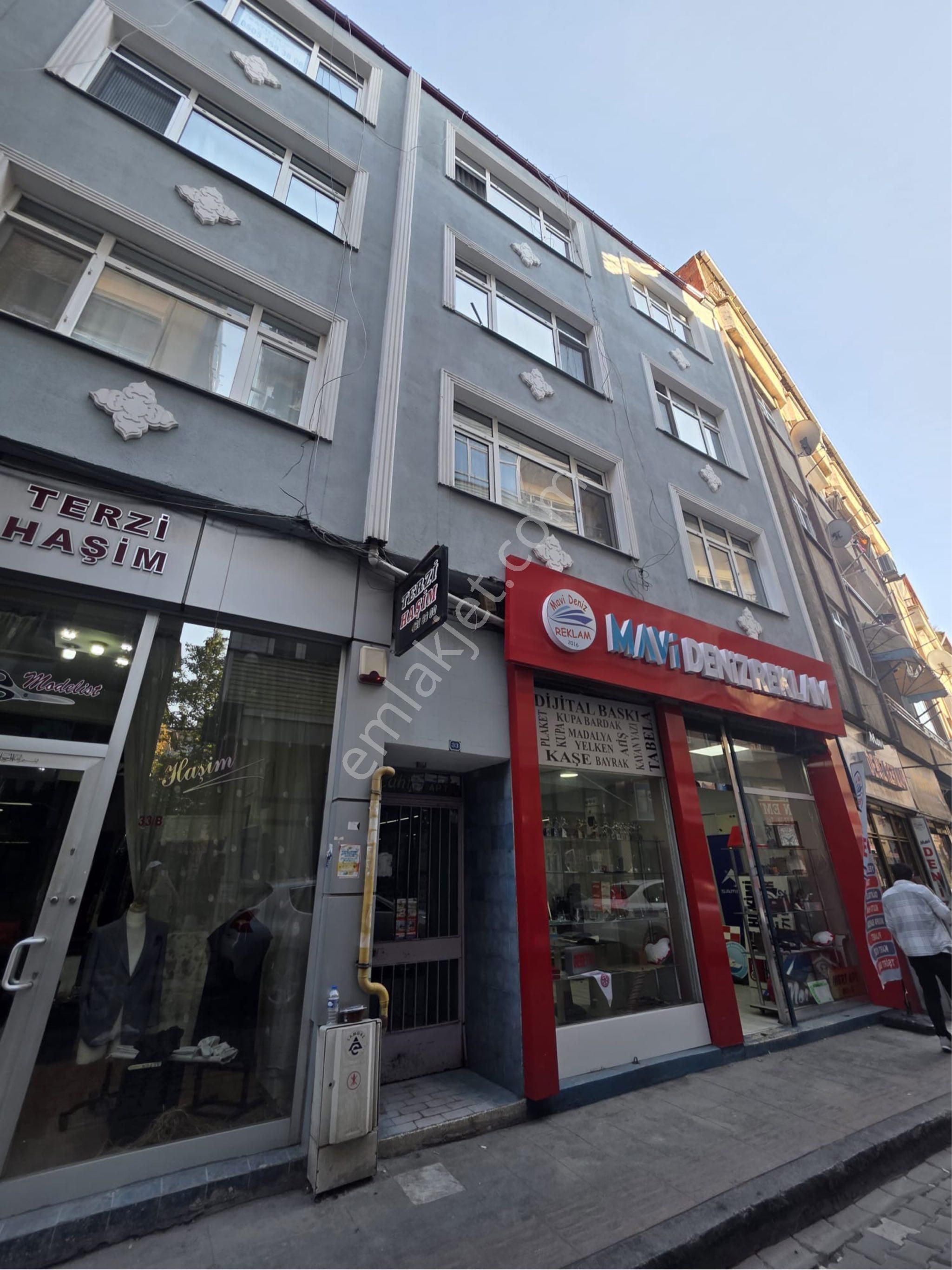 Saadet Caddesinde İci Temiz Satılık Daire - Görsel 10