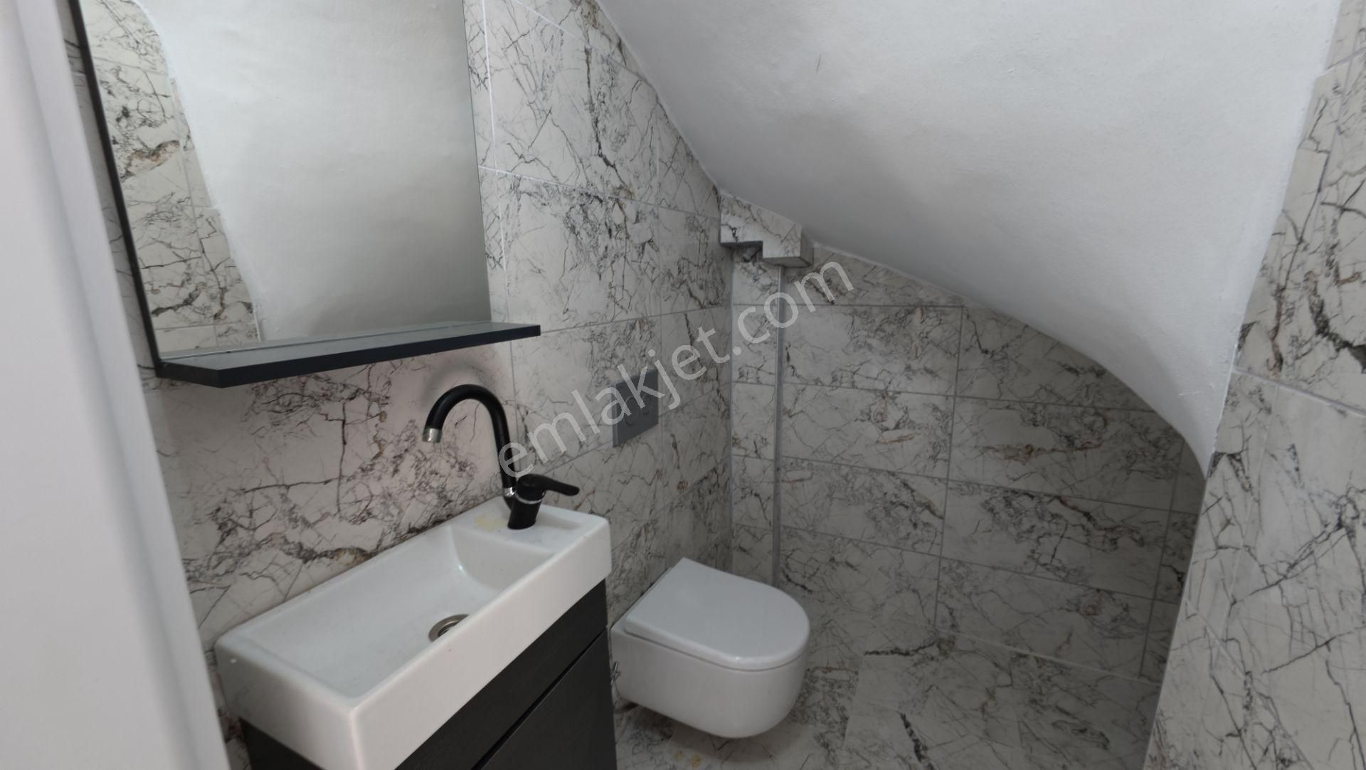 Sakarya Kocaalide Müstakil Bahçe Kullanımlı 4+1 Villa!!! - Görsel 18