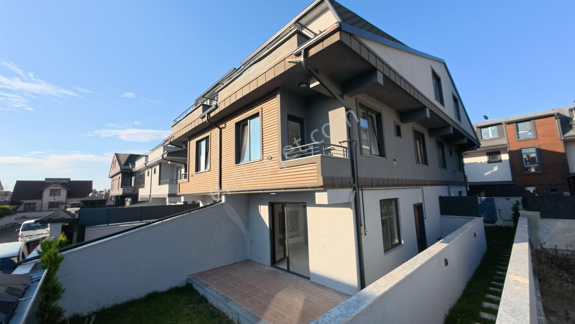 Sakarya Kocaalide Müstakil Bahçe Kullanımlı 4+1 Villa!!! - Görsel 2