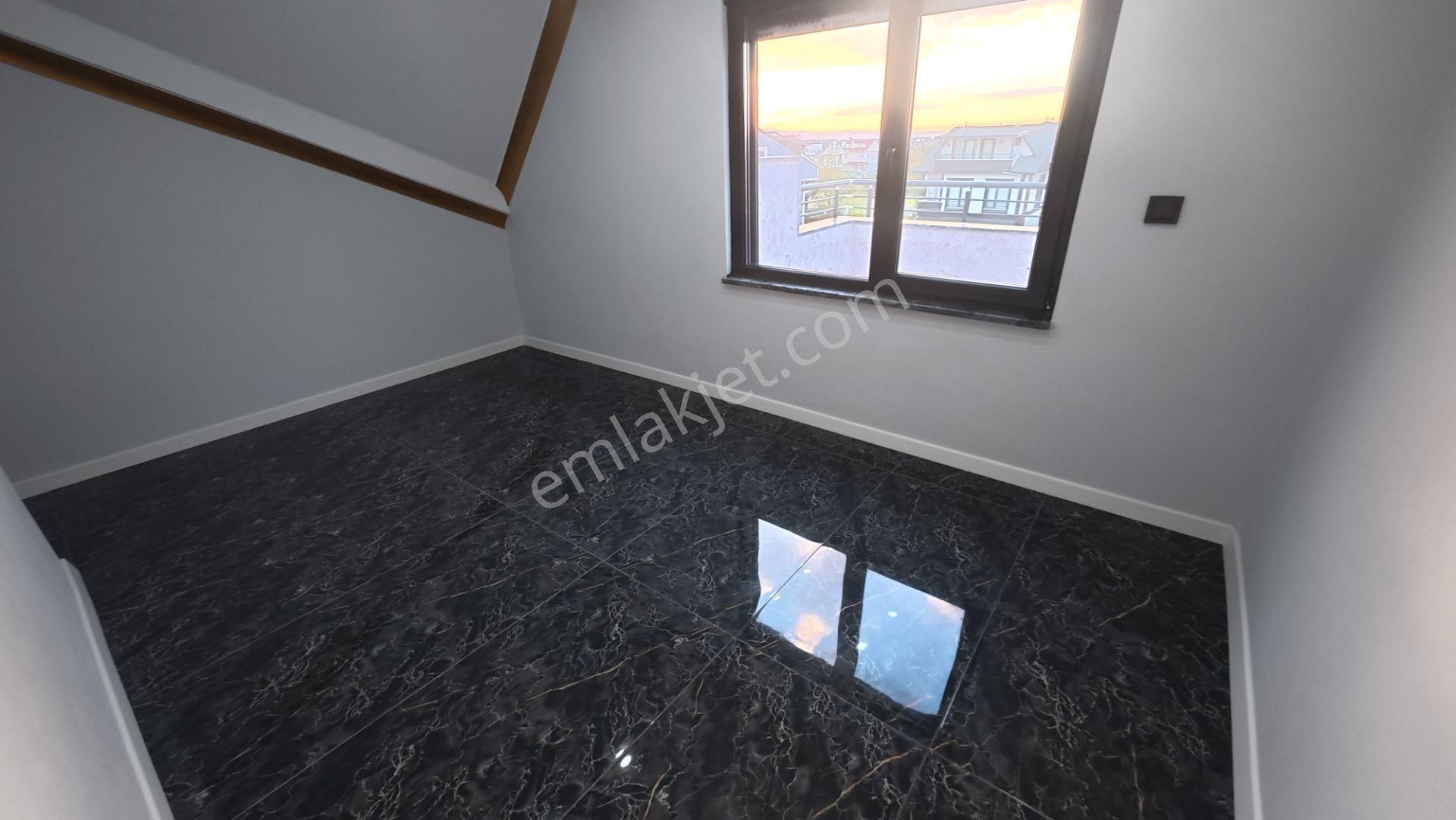 Sakarya Kocaalide Müstakil Havuz Ve Bahçe Kullanımlı Villa!!! - Görsel 25