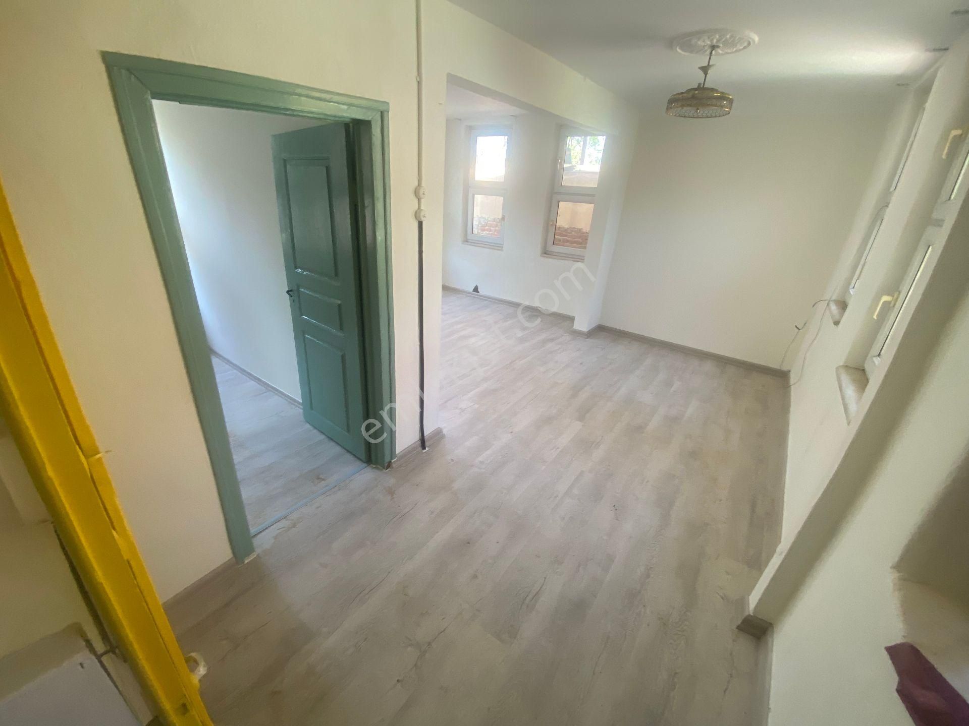 Yıldırım Yeşil Türbe Yakınında Bahçeli Müstakil Ev - Görsel 9