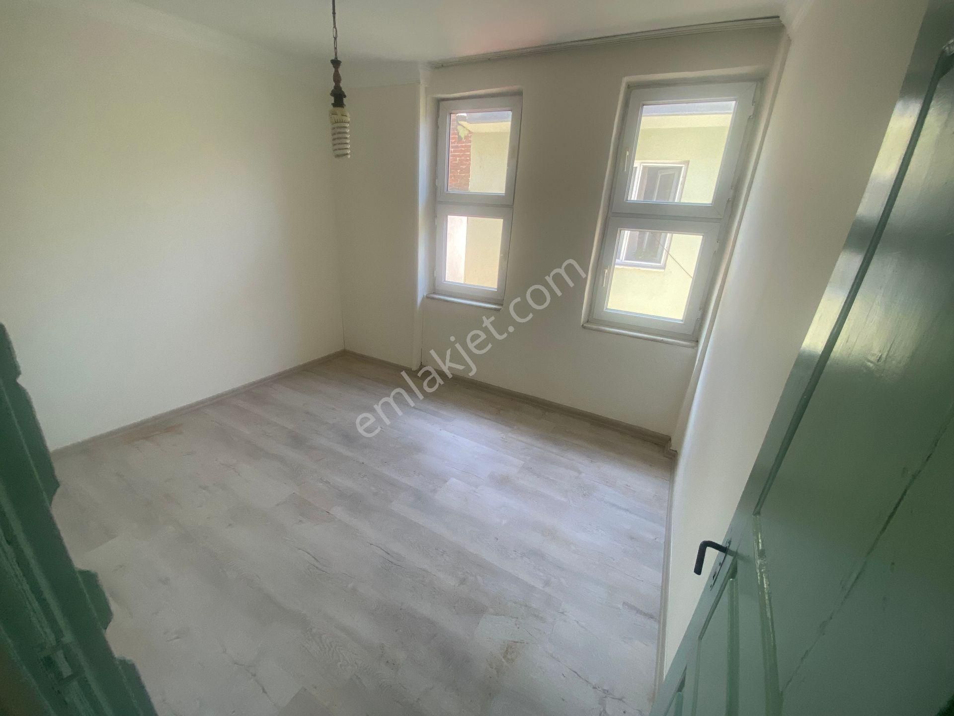 Yıldırım Yeşil Türbe Yakınında Bahçeli Müstakil Ev - Görsel 15