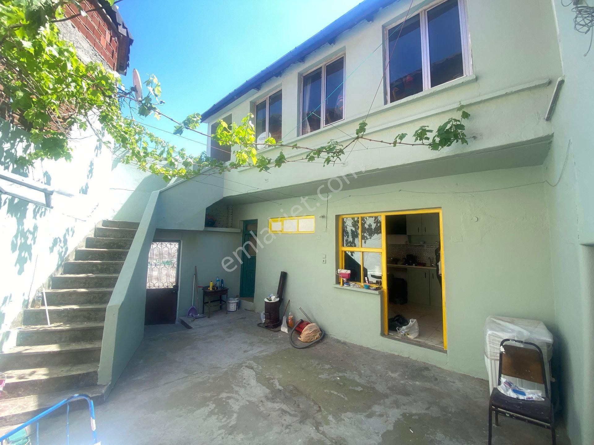 Yıldırım Yeşil Türbe Yakınında Bahçeli Müstakil Ev