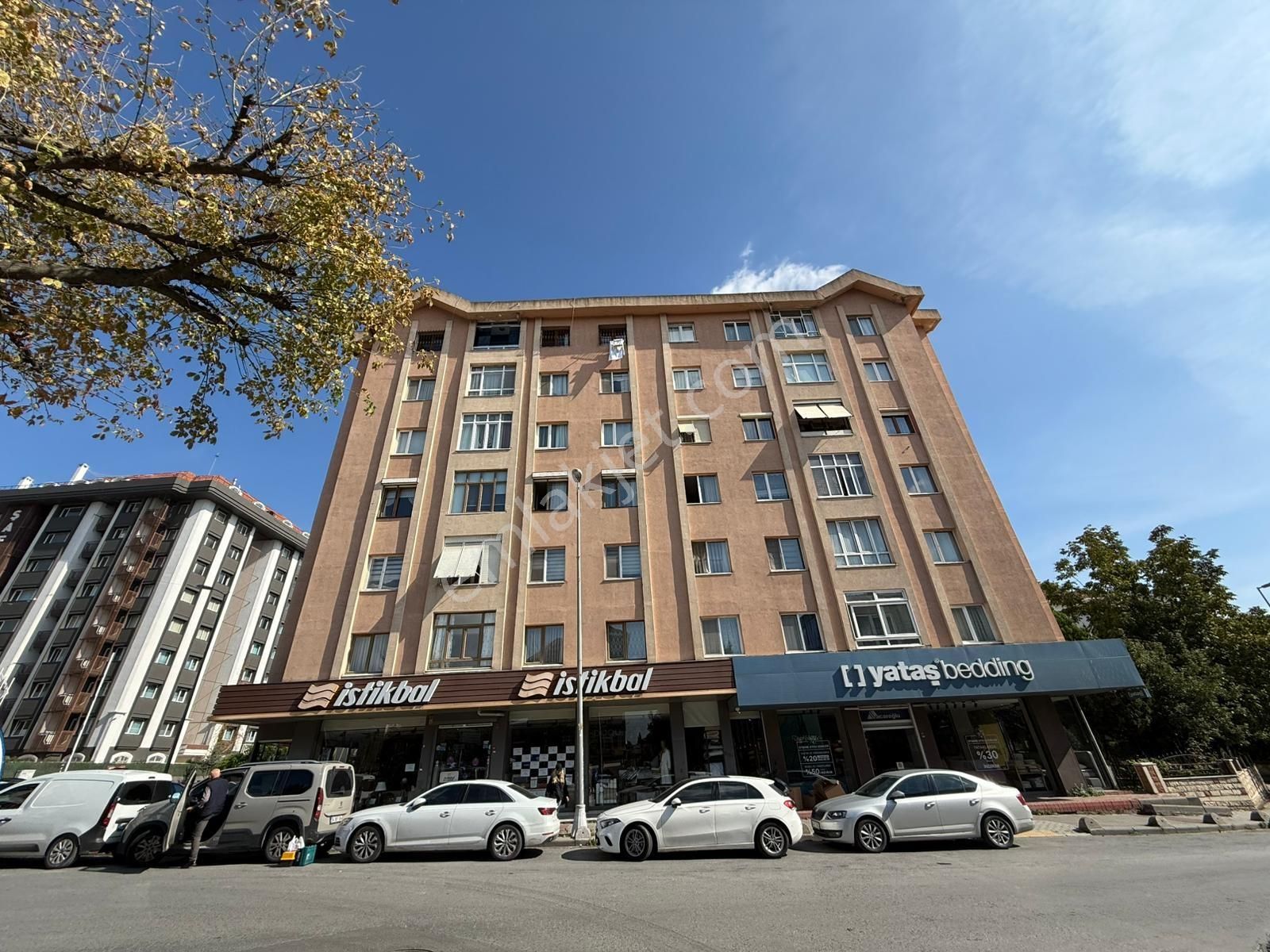 Bahçelievler Merkezde Ön Cephe 3+1 Çift Asansör, Açık Otopark - Görsel 3