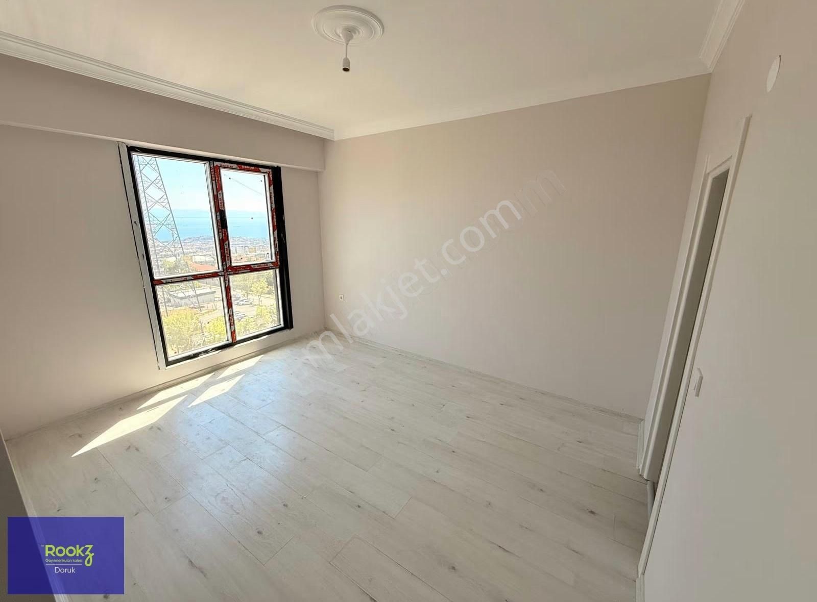 Rookzdoruk'dan Metroya Yakın Geniş 3+1 Luks Site İçinde Daire - Görsel 27