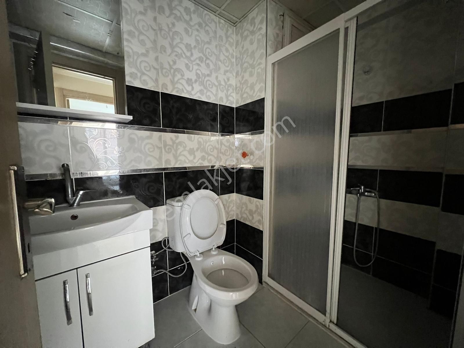 Bozyaka Cadde Yakını Otoparklı Yeni Binada Arakat 2+1 Satılık - Görsel 31