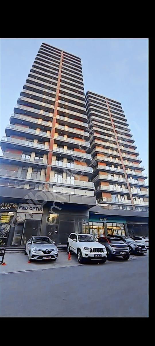 E5 Üzerinde Rezidans Daıre Metrobüse 200 M