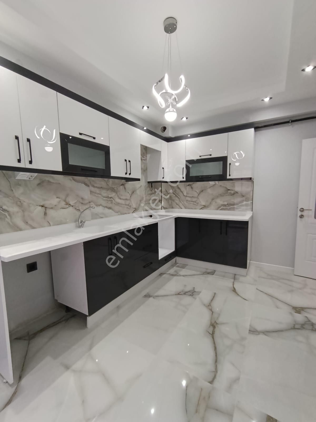 Çamlıca Mahallesinde 3+1 Sıfır Daireler