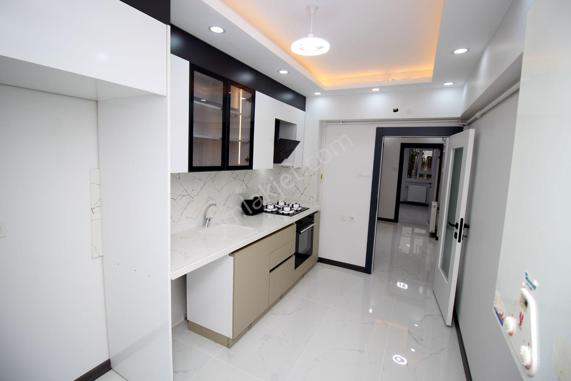 Emre Emlak'tan Süvari'de Full+full Yapılı Trene Yakın 2+1 Satılık Daire - Görsel 3