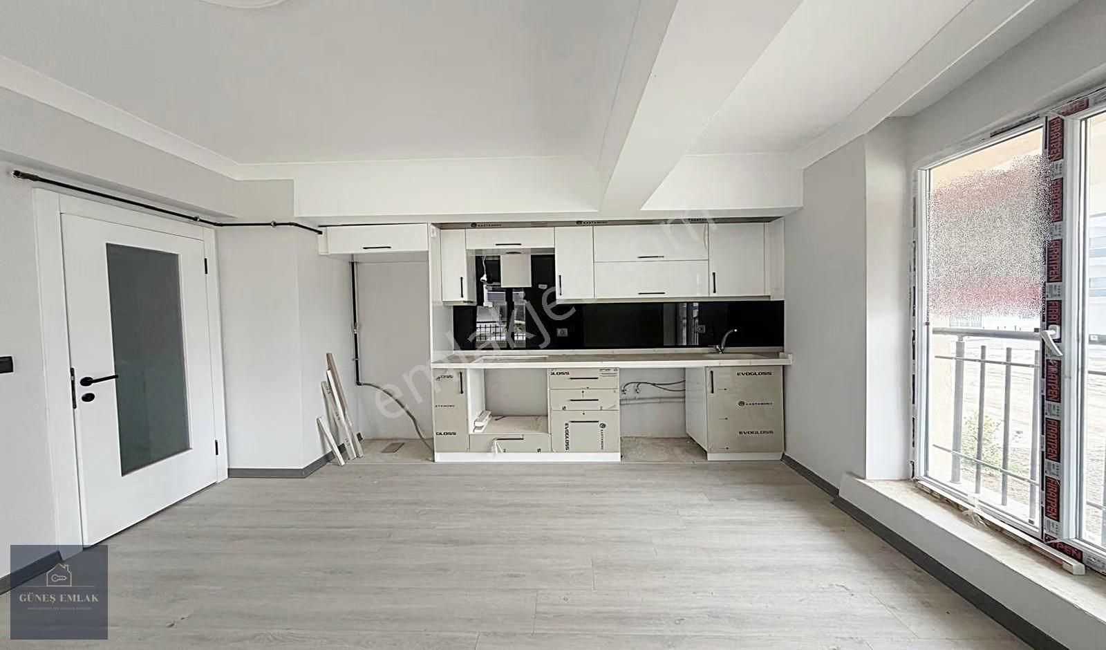 Güneş Emlak*yatırıma Uygun*hemen Kiraya Verilebilir*ön Cephe