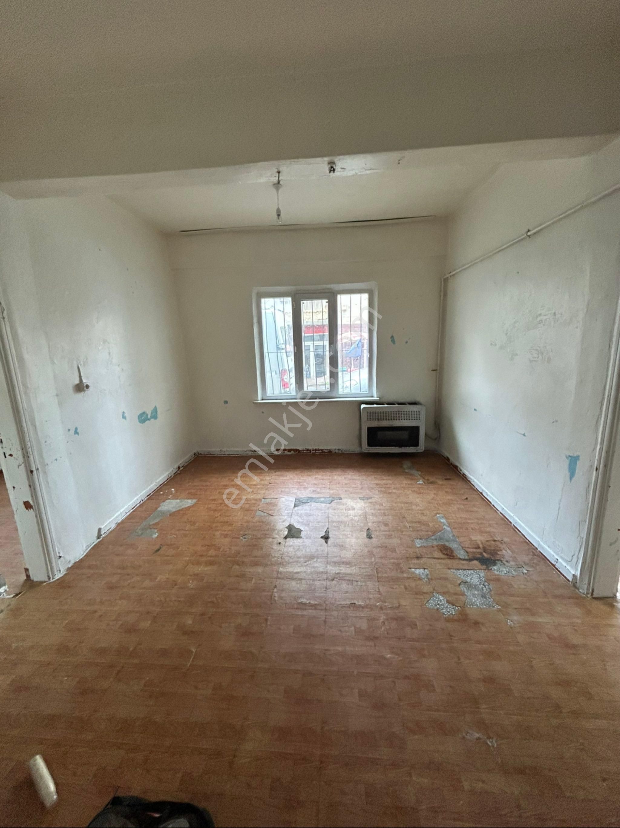 15 Temmuz Metroya Yürüme Mesafesinde Kiralık 2+1 Doğalgaz Sobalı Daire - Görsel 4