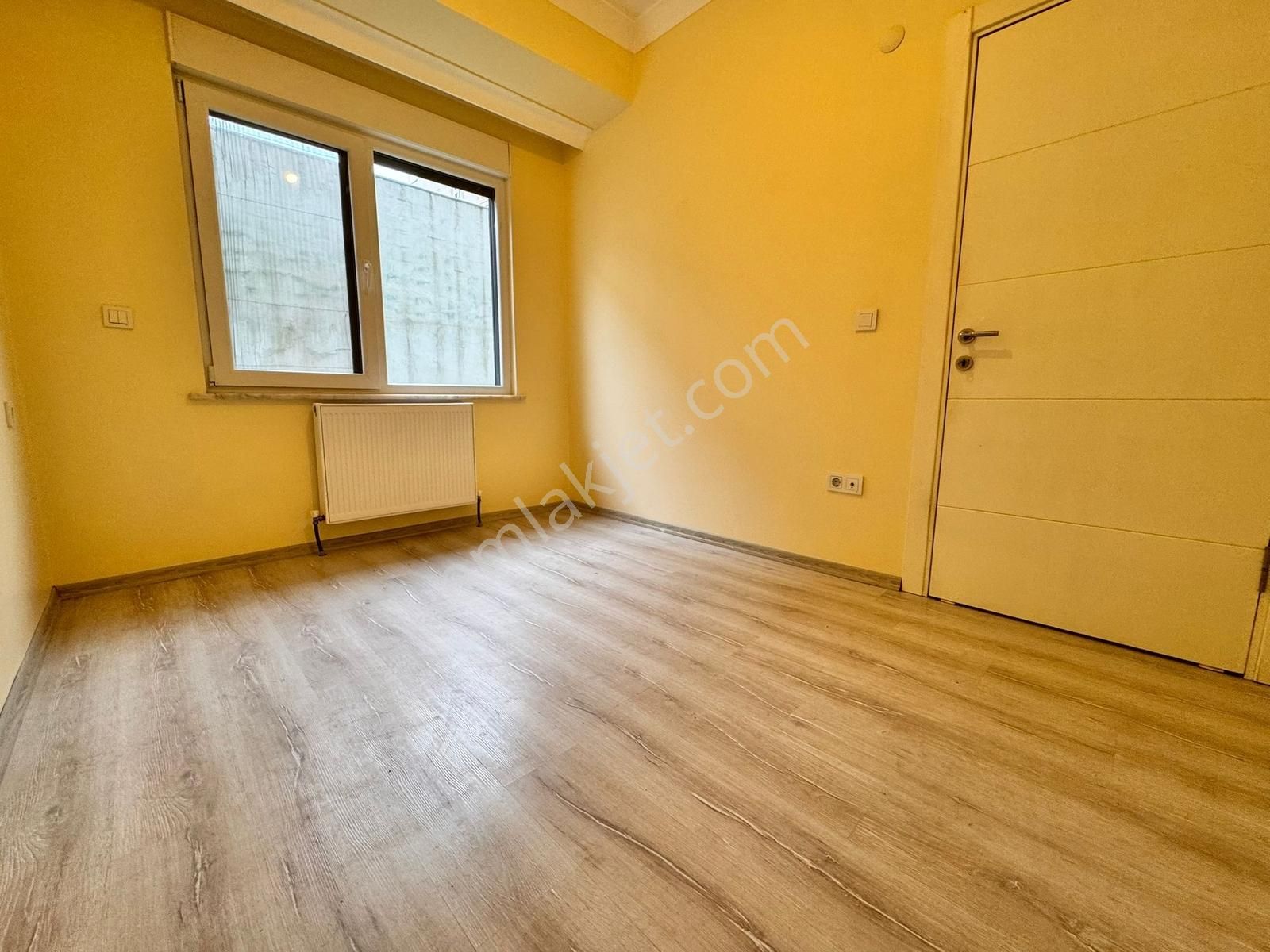 █ Konfor █ Minibüs Cad. 400 Metre, Bahçeli 5 Yıllık Ön Cephe 1+1 - Görsel 33