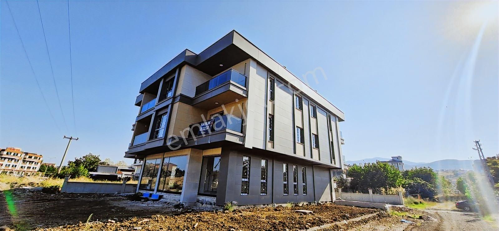 Sahile Yakın , Anayol Altında, Tramvay Projesine Cephe - Görsel 8