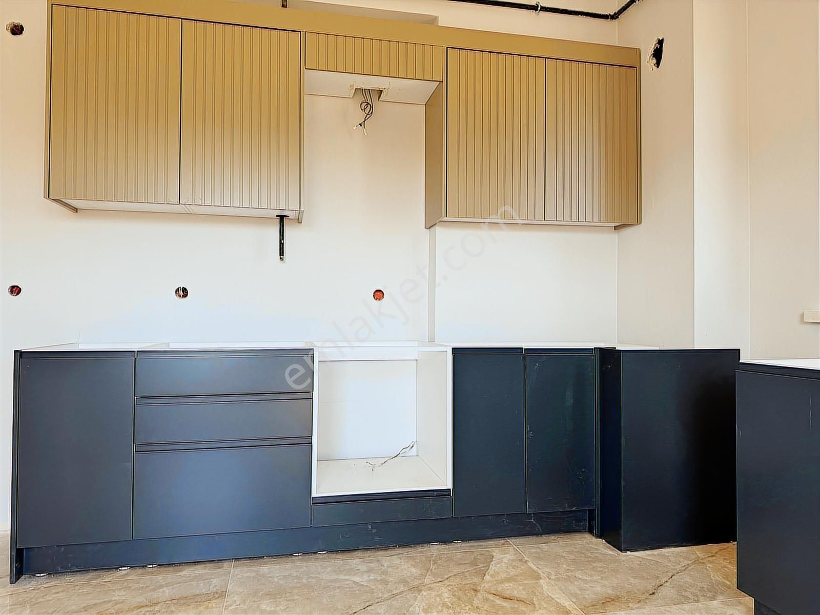 Aydınlık Caddesine Cephe Deniz Manzaralı Geniş Ve Ferah 3+1 - Görsel 20