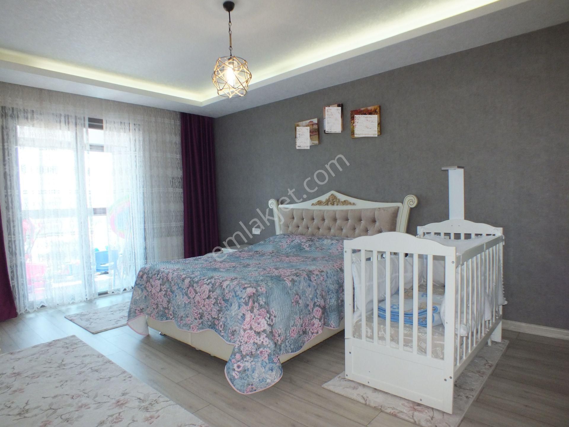 Kalecik Emlak'tan G.odalı K.otopark Teras Balkonlu Asansörlü Sitede 4+1 - Görsel 17