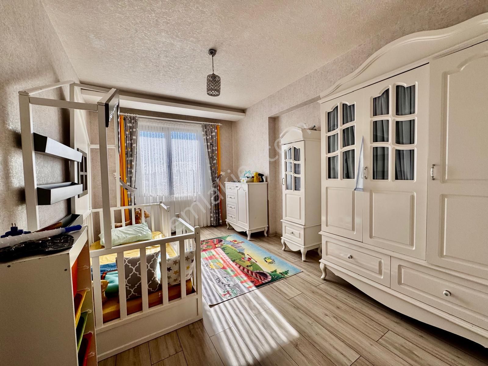 Kalecik Emlak'tan G.odalı K.otopark Teras Balkonlu Asansörlü Sitede 4+1 - Görsel 13