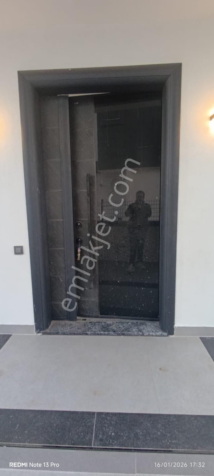 Altınkum’da Tam Müstakil ,havuzlu,merkezi Konum 3+1 Villa - Görsel 9