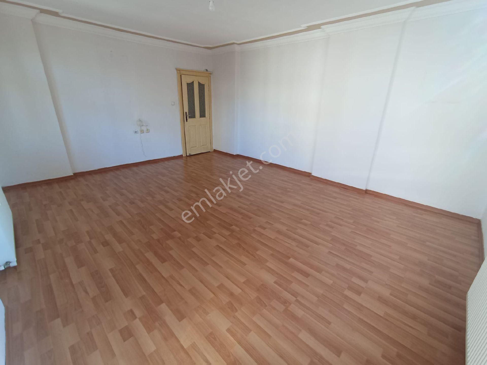 Huzurevleri Mah. T.özala Yürüme Mesafinde 3+1 Kapalı Mutfak+doğalgazlı+ferah Satılık Daire - Görsel 6